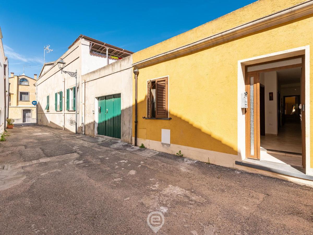Lidia'S House Apartment Oristano Bagian luar foto