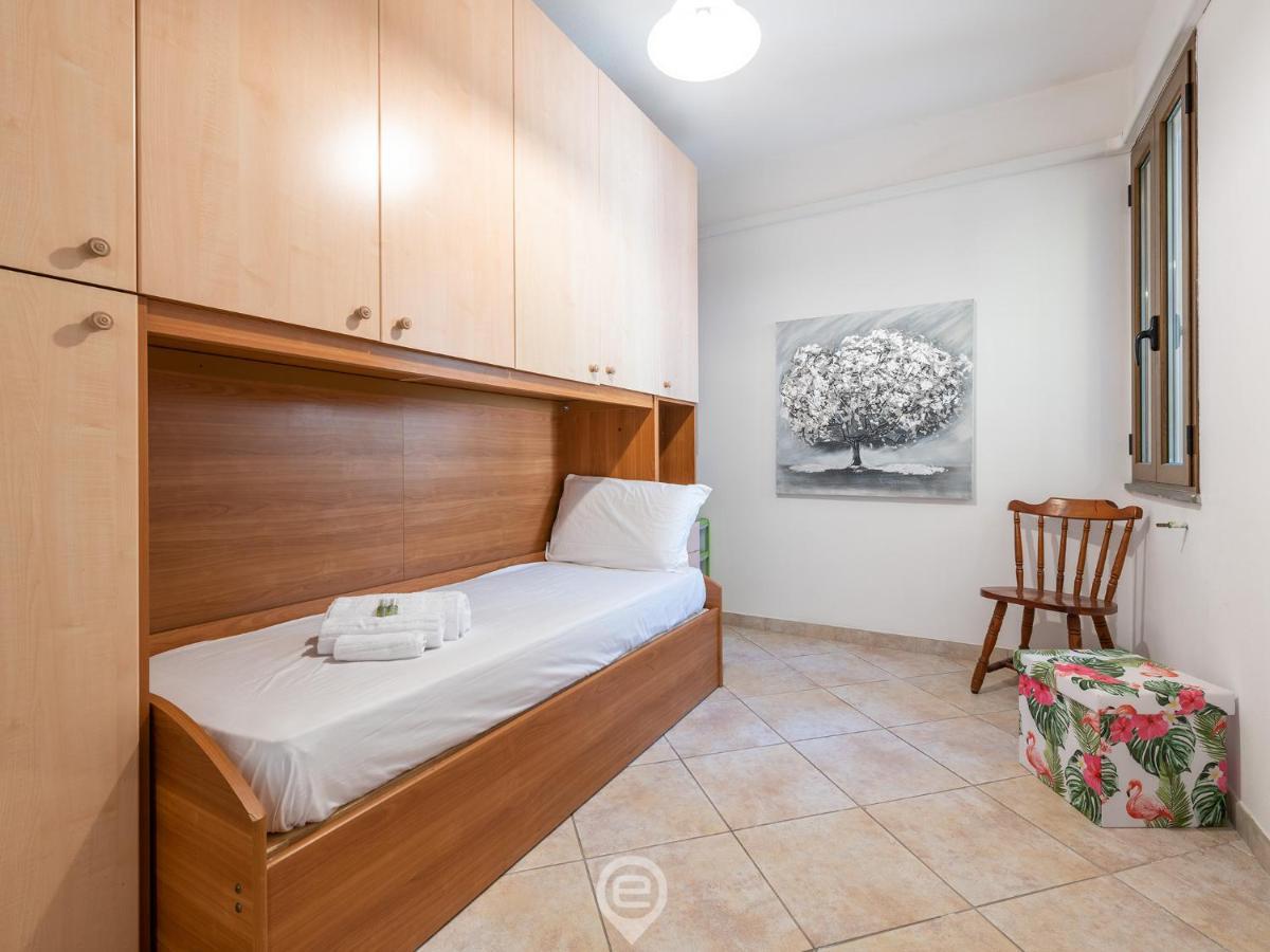 Lidia'S House Apartment Oristano Bagian luar foto